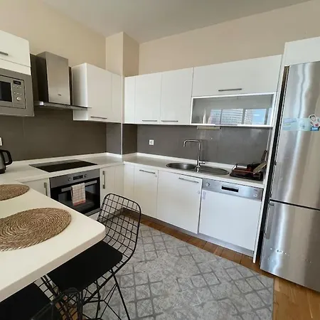 Апартаменты Kozapark 1 Bedroom Lux Apart W/lake View &swimming Pool
